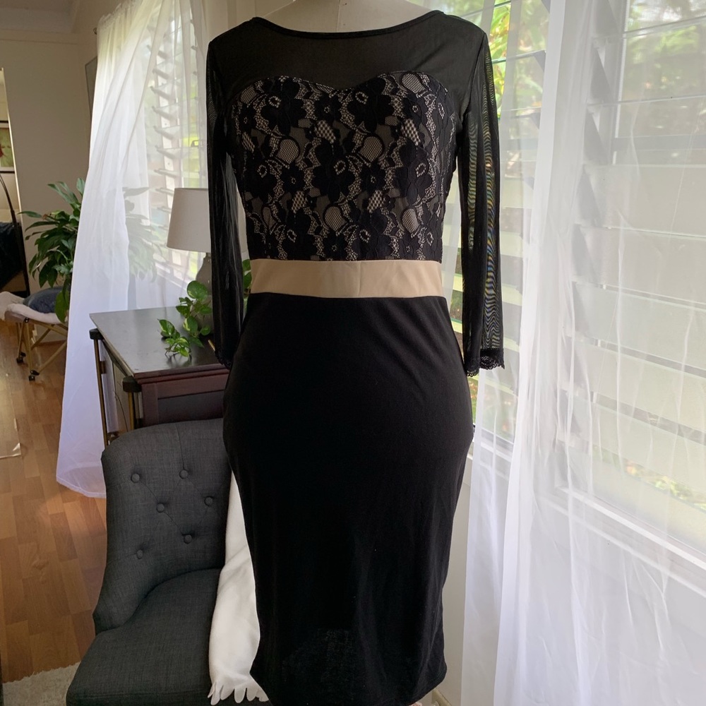 Black bodycon dress